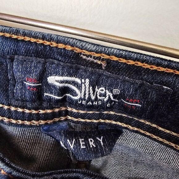 NWT SILVER JEANS AVERY SKINNY CROP ULTRA CURVY HIGH RISE SIZE 30 WOMENS - Picture 9 of 16